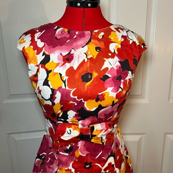 David Meister Fit & Flare Midi Dress. Floral, Bow Accent, Heavy Fabric - Picture 2 of 9